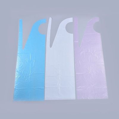 Des tabliers jetables biodégradables en plastique transparent pour les restaurants